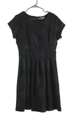 DE Collection Black Short Sleeve Dress